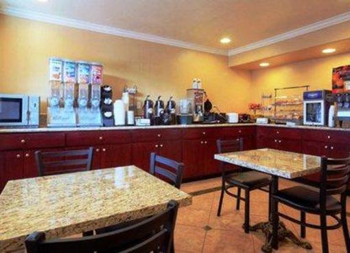 фото отеля Econo Lodge Inn & Suites Near Legoland