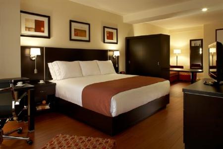 фото отеля Holiday Inn Express Hotel & Suites Montreal Airport