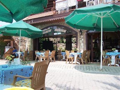 фото отеля Beach House Hotel
