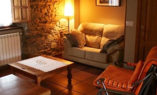 фото отеля Apartamentos El Regueirin 1