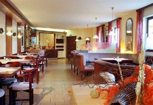 фото отеля Hotel Zur Post Sankt Valentin