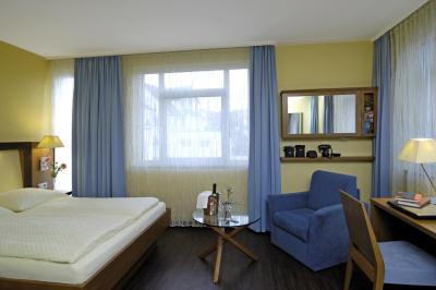фото отеля Hotel Am Schillerpark Esslingen am Neckar