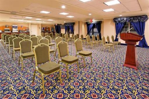 фото отеля Holiday Inn Express Hotel & Suites Lathrop