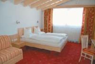 фото отеля Burgstein Aparthotel Langenfeld