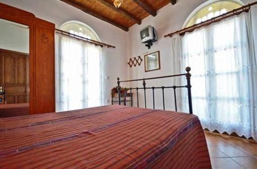 фото отеля Venetiko Apartments Naxos