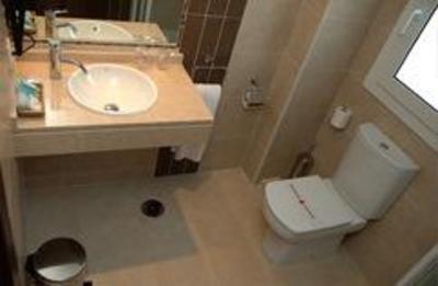 фото отеля Hostal Los Coronales Madrid