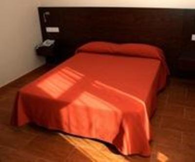 фото отеля Hostal Los Coronales Madrid