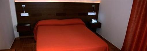 фото отеля Hostal Los Coronales Madrid