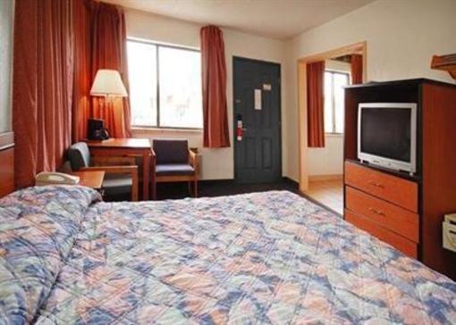 фото отеля Rodeway Inn & Suites Colorado Springs