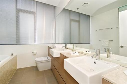 фото отеля Ambience Apartments On Burleigh Beach Gold Coast
