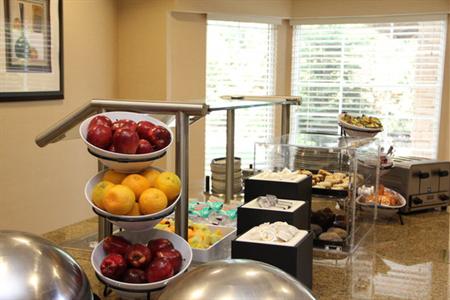 фото отеля Staybridge Suites London