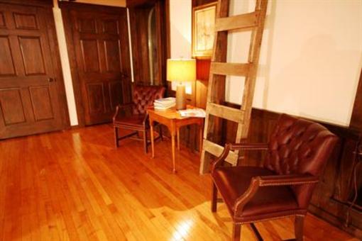 фото отеля Mc Grady Inn