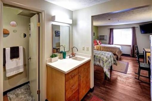 фото отеля Fingerlakes Inn