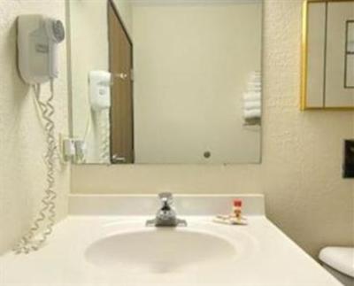 фото отеля Travelodge Hudsonville