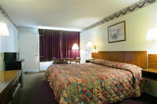 фото отеля Americas Best Value Inn - Loudon