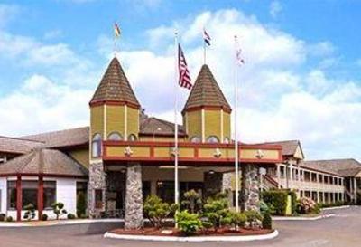 фото отеля Royal Coachman Inn & Suites