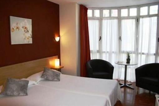 фото отеля Txiki Polit Guesthouse Zarautz