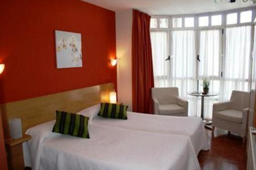 фото отеля Txiki Polit Guesthouse Zarautz