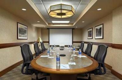 фото отеля Embassy Suites Hotel Little Rock