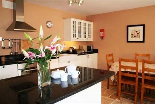 фото отеля Decoy Country Cottages Navan