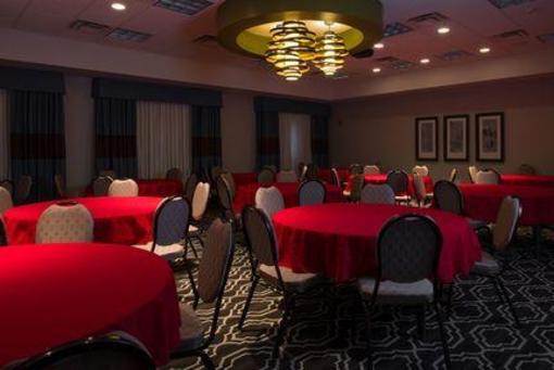фото отеля Holiday Inn Express Hotel & Suites Kansas City Airport