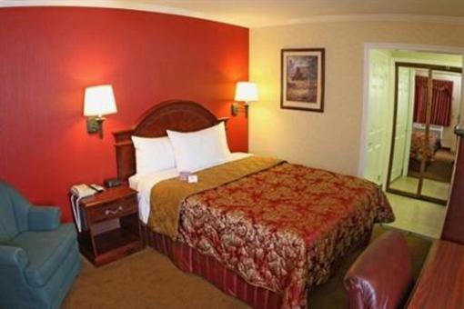 фото отеля Dynasty Suites Redlands