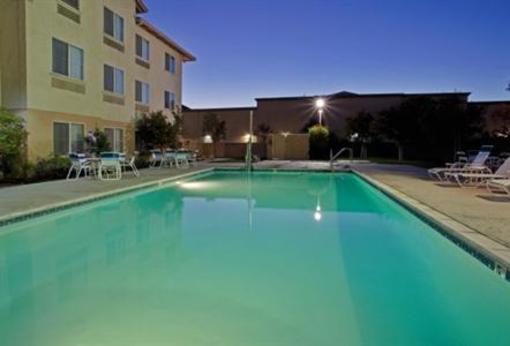 фото отеля Holiday Inn Express Hotel & Suites Manteca