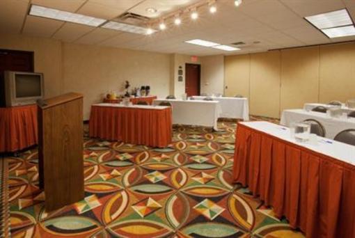 фото отеля Holiday Inn Express Hotel & Suites Manteca