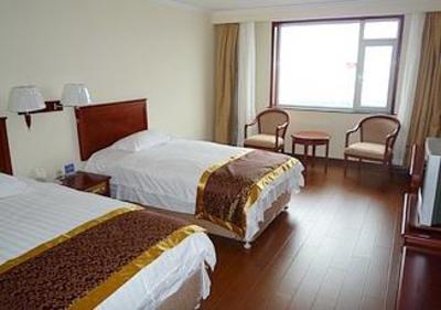фото отеля Ruiting Hotel Qingdao Taidong