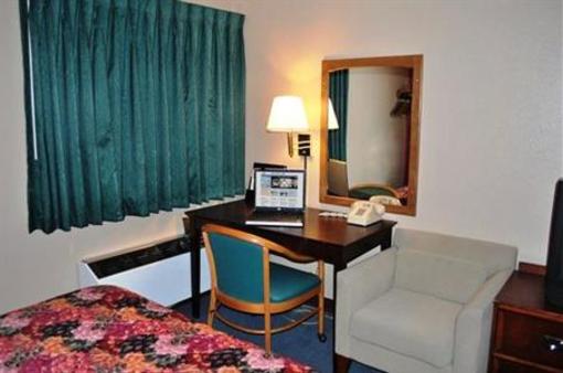 фото отеля Americas Best Value Inn Chisago City