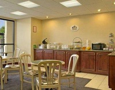фото отеля Super 8 Knoxville East