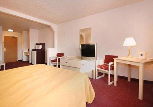фото отеля Quality Inn & Suites Omaha