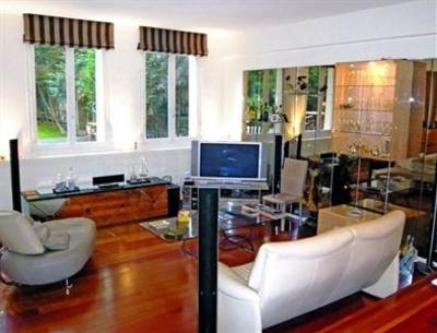 фото отеля Apartment Rue Valmore Paris