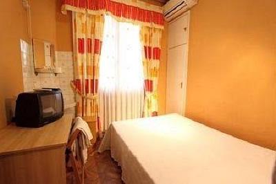 фото отеля Hostal Maria Alcazar II