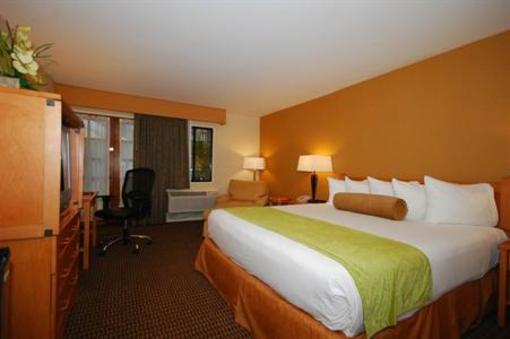 фото отеля BEST WESTERN Carpinteria Inn