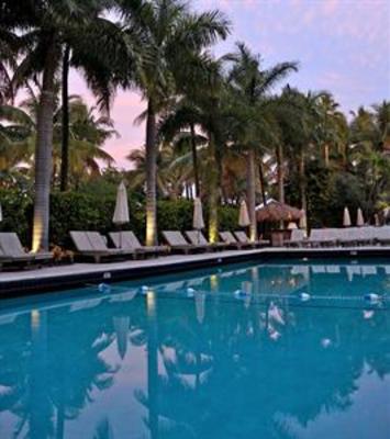 фото отеля South Seas Hotel
