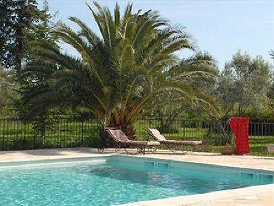 фото отеля Domaine Des Clos Apartments Beaucaire
