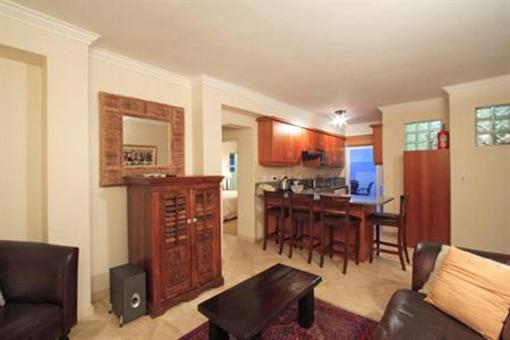 фото отеля Bantry Beach Luxury Suites