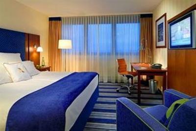 фото отеля Four Points by Sheraton Munchen Olympiapark