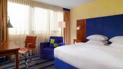 фото отеля Four Points by Sheraton Munchen Olympiapark