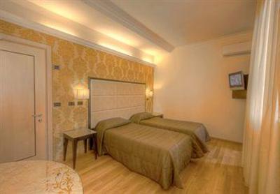 фото отеля Hotel Touring Bologna