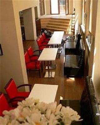 фото отеля Hotel Crowded House