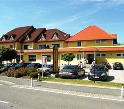 фото отеля Hotel Restaurant Schachenwald