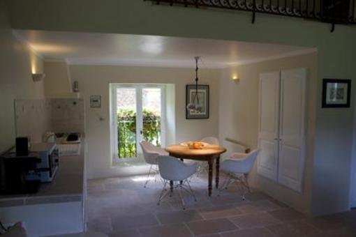 фото отеля La Buissonniere Arpaillargues-et-Aureillac