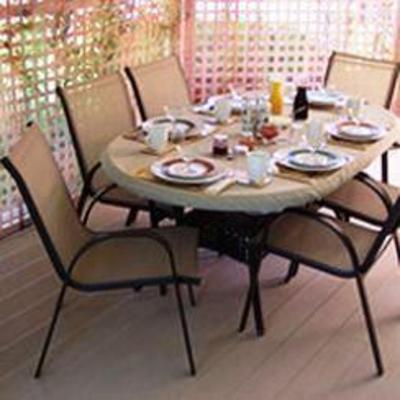 фото отеля LakeBreeze Niagara Bed & Breakfast