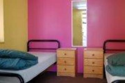 фото отеля Alice Lodge Backpackers