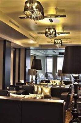 фото отеля Le Place d'Armes Hotel & Suites