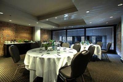 фото отеля Le Place d'Armes Hotel & Suites