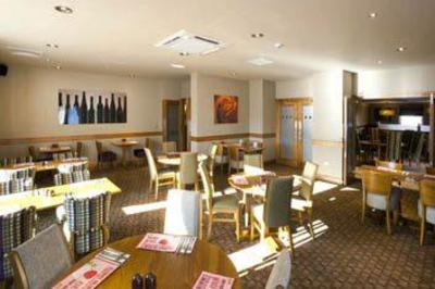 фото отеля Premier Inn Inverness West