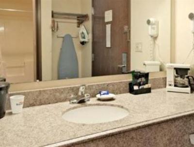 фото отеля Baymont Inn & Suites Battle Creek I-94